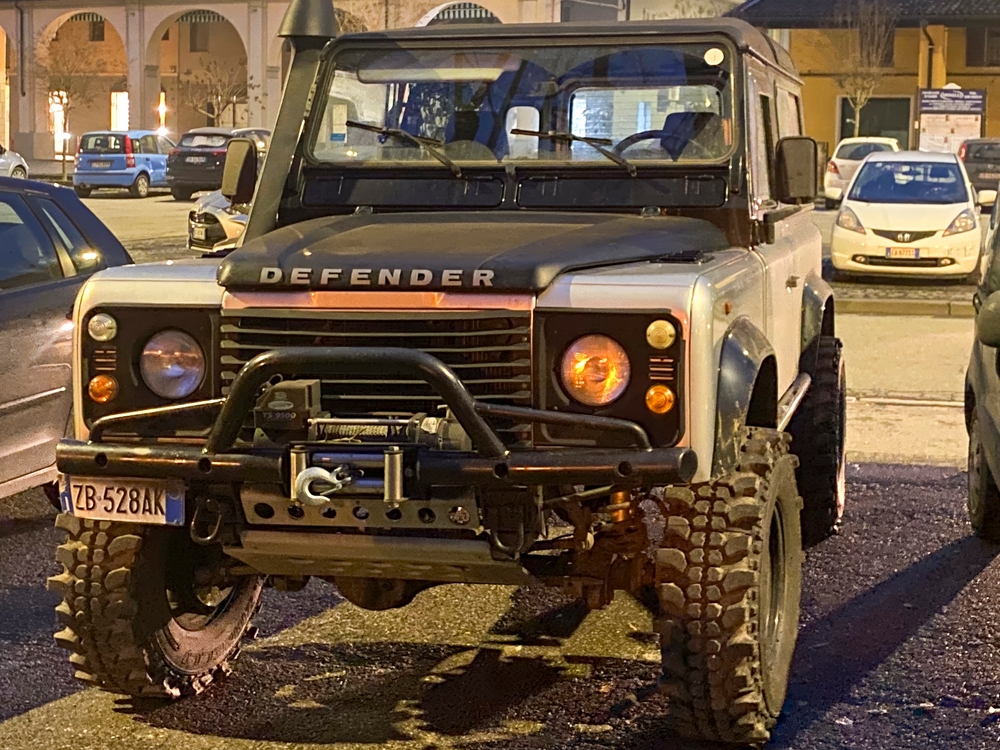 Land Rover Defender 90
