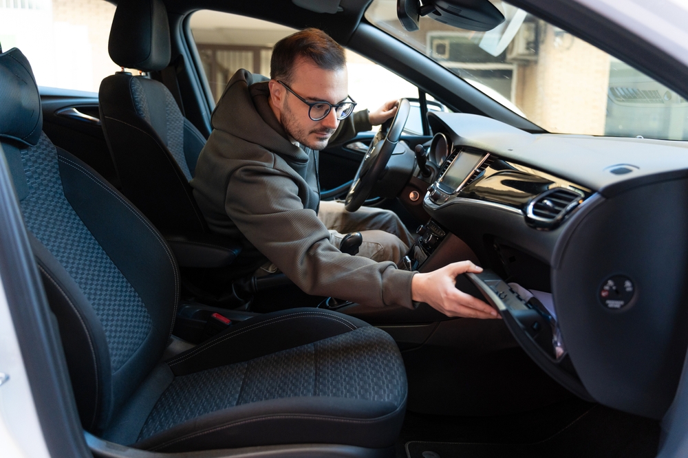 7 Things You Should Stop Keeping in Your Car's Glove Compartment